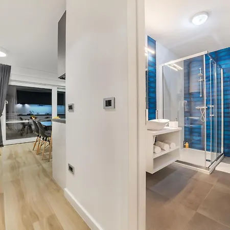 Smokva By Interhome *