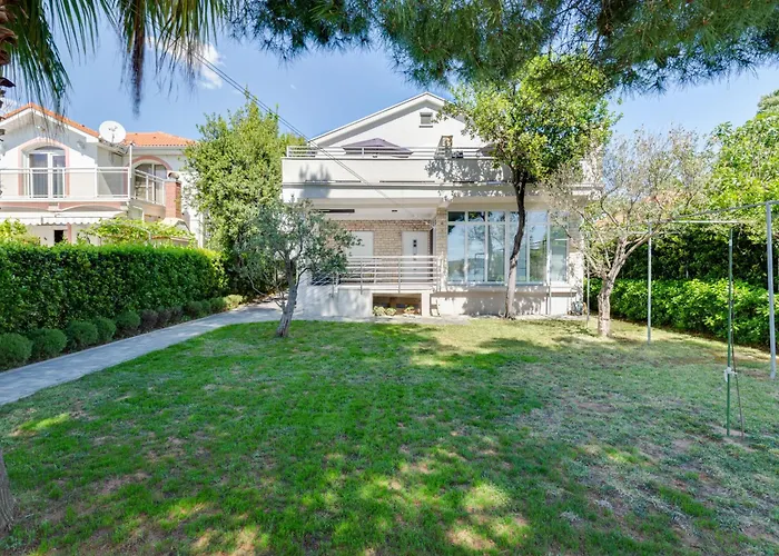 Smokva By Interhome *